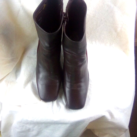 EASY SPIRIT BOOTS - Picture 6 of 9